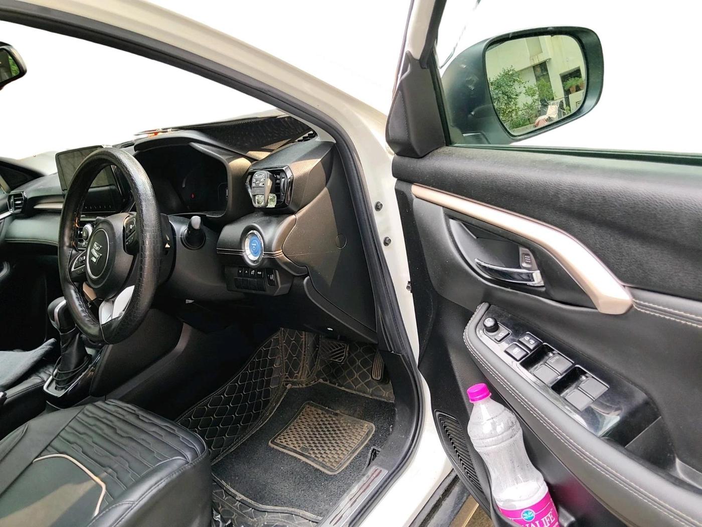 2024 Maruti Grand Vitara ZETA PLUS  HYBRID ECVT, Hybrid, Automatic, 19,695 km, interior