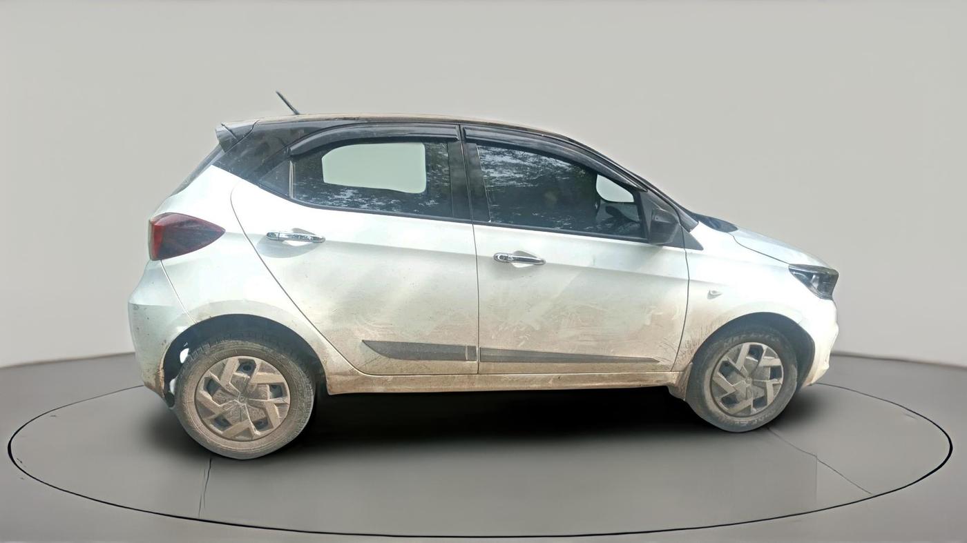 2025 Tata Tiago XM CNG, CNG, Manual, 30,397 km, exterior