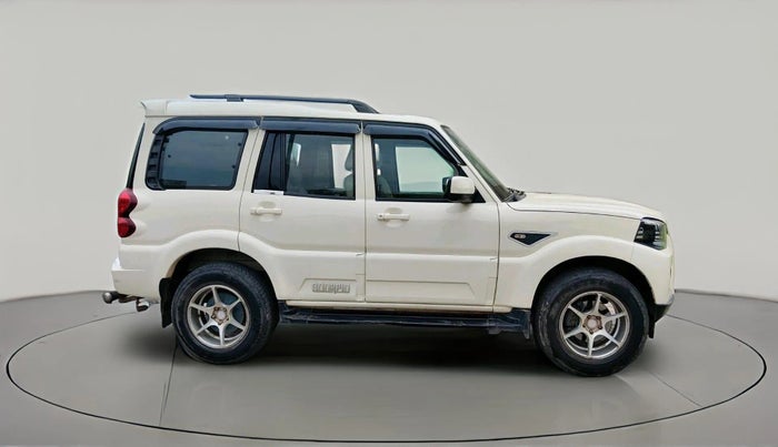 2018 Mahindra Scorpio S7, Diesel, Manual, 94,929 km, exterior