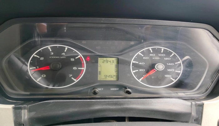 2018 Mahindra Scorpio S7, Diesel, Manual, 94,929 km, interior