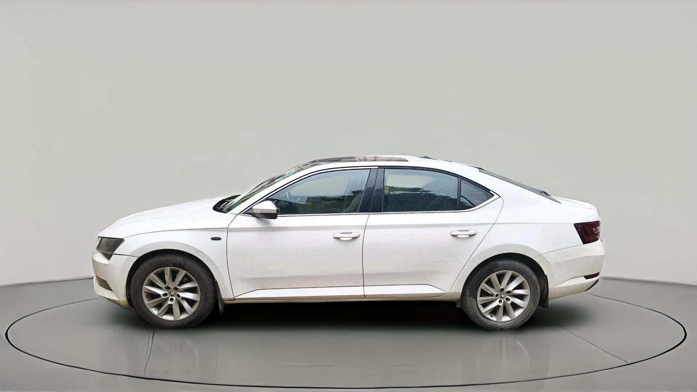 2016 Skoda Superb L&K 2.0 TDI AT, Diesel, Automatic, 1,84,375 km, exterior