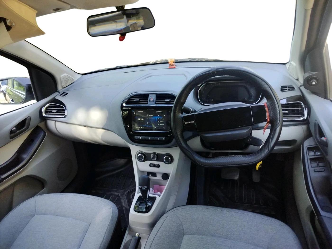 2025 Tata Tiago XTA PETROL, Petrol, Automatic, 8,544 km, interior