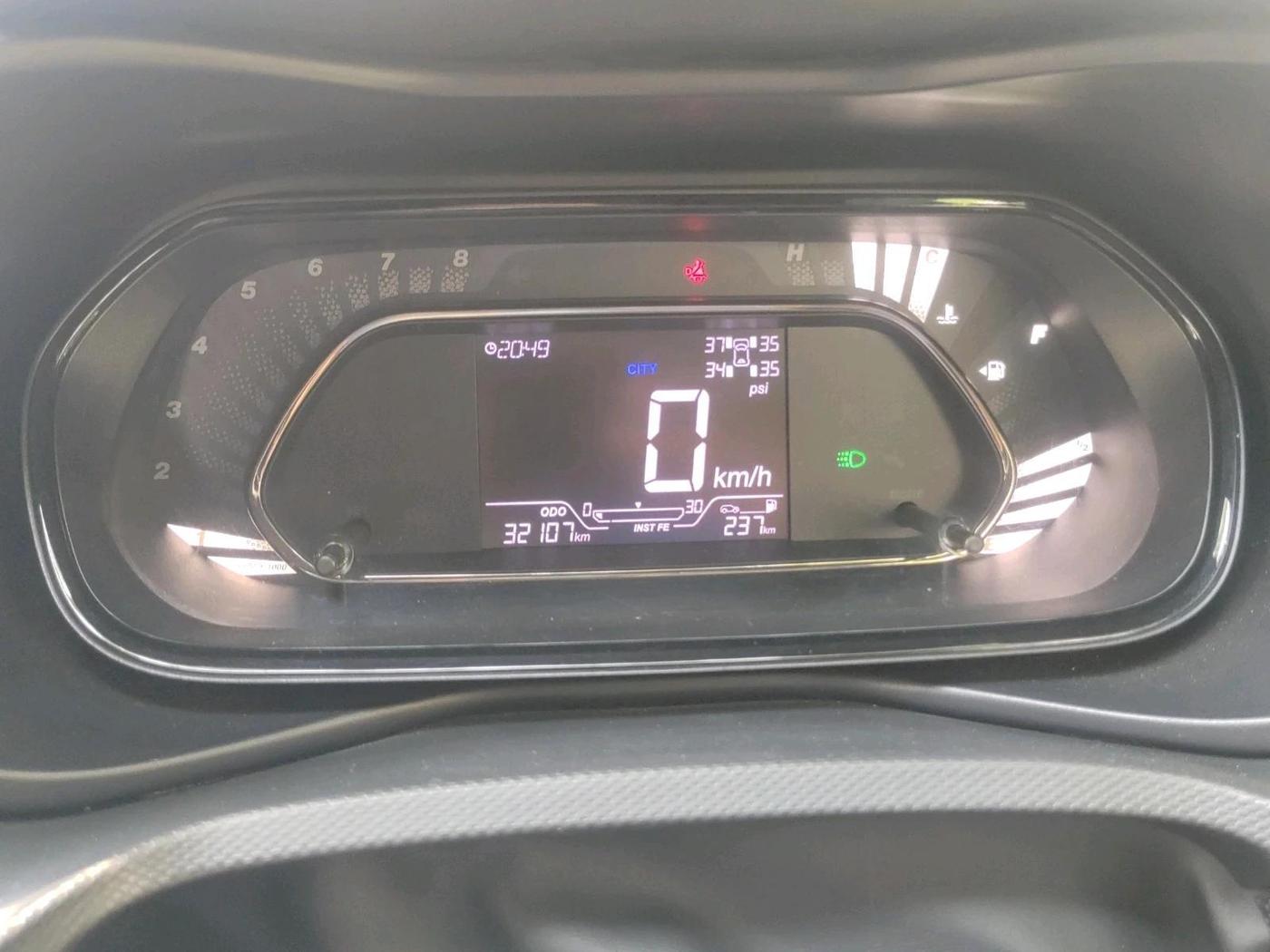 2023 Tata NEXON XZ PLUS LUX SUNROOF RED DARK PETROL, Petrol, Manual, 33,100 km, interior