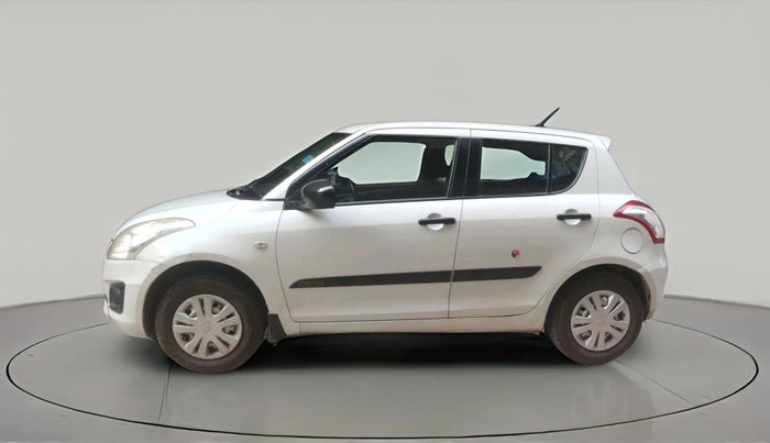 2016 Maruti Swift LXI, CNG, Manual, 1,67,361 km, exterior