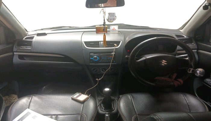 2016 Maruti Swift LXI, CNG, Manual, 1,67,361 km, interior