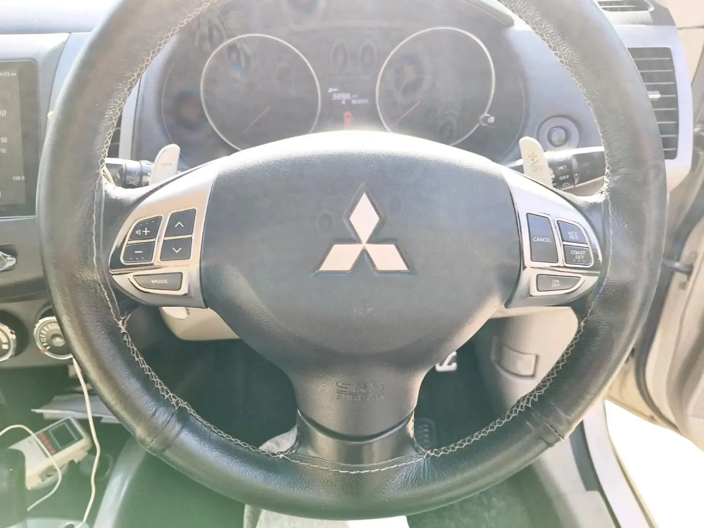 2012 Mitsubishi Outlander 2.4 MIVEC, Petrol, Automatic, 1,01,183 km, interior