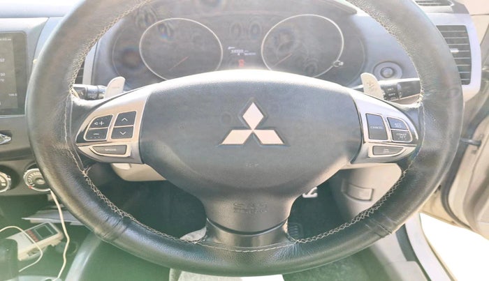 2012 Mitsubishi Outlander 2.4 MIVEC, Petrol, Automatic, 1,01,183 km, interior