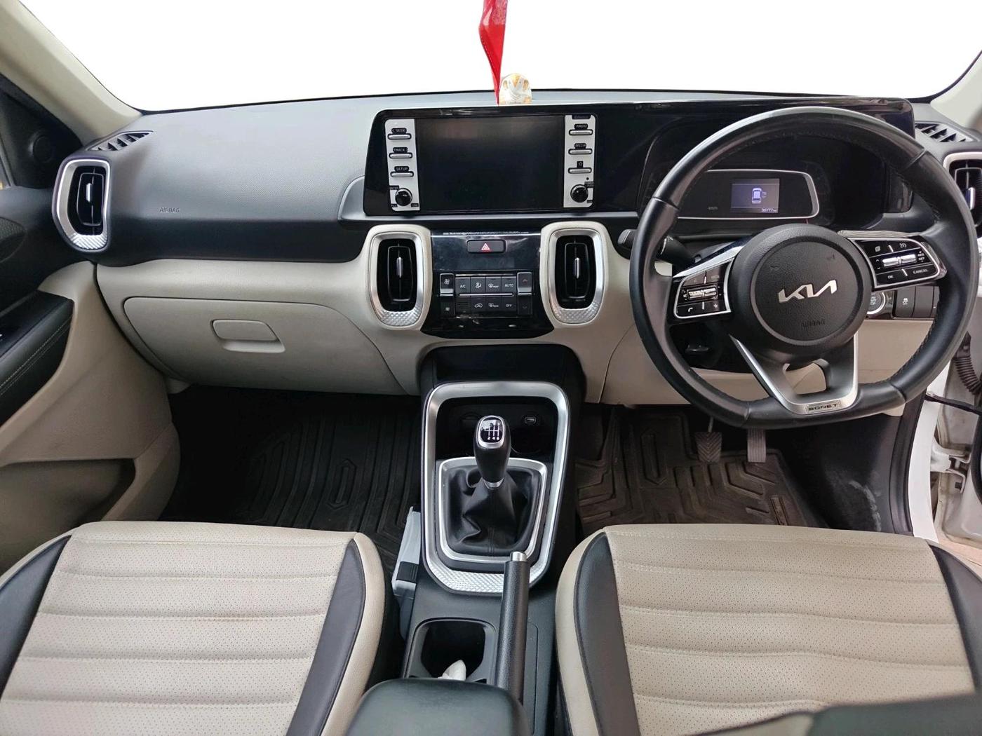2021 KIA SONET HTX 1.0 IMT, Petrol, Manual, 30,967 km, interior