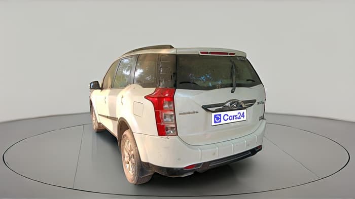 2017 Mahindra XUV500 W10 AT 1.99, Diesel, Automatic, 1,54,182 km, exterior