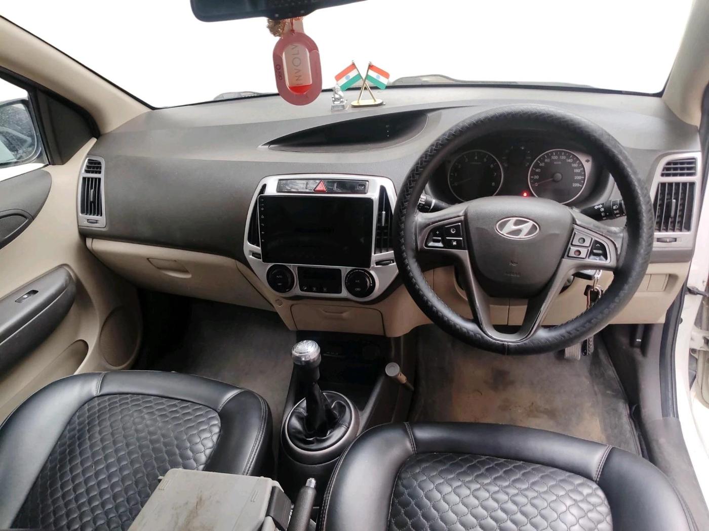 2012 Hyundai i20 SPORTZ 1.2, Petrol, Manual, 65,317 km, interior