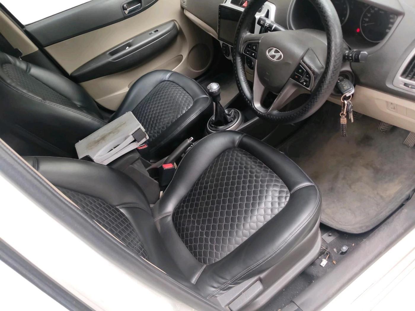 2012 Hyundai i20 SPORTZ 1.2, Petrol, Manual, 65,317 km, interior