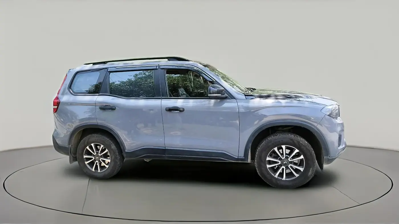 2023 Mahindra SCORPIO-N Z2 PETROL MT 7 STR, Petrol, Manual, 74,000 km, exterior