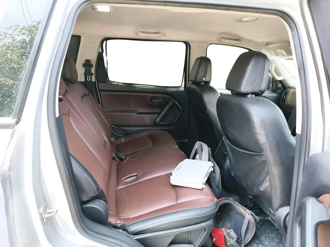 2023 Mahindra SCORPIO-N Z2 PETROL MT 7 STR, Petrol, Manual, 74,000 km, interior