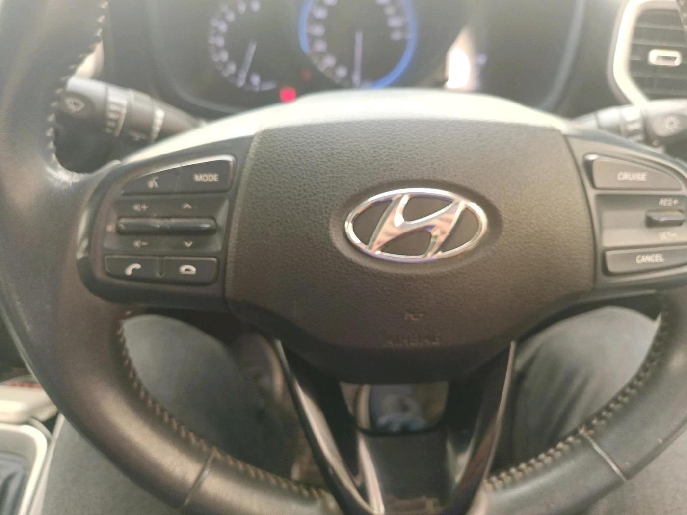 2019 Hyundai VENUE SX 1.0 TURBO DUAL TONE, CNG, Manual, 60,332 km, interior