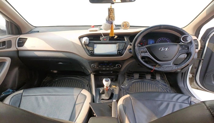 2017 Hyundai Elite i20 ASTA 1.2 (O), Petrol, Manual, 1,18,873 km, interior