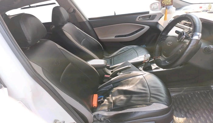 2017 Hyundai Elite i20 ASTA 1.2 (O), Petrol, Manual, 1,18,873 km, interior