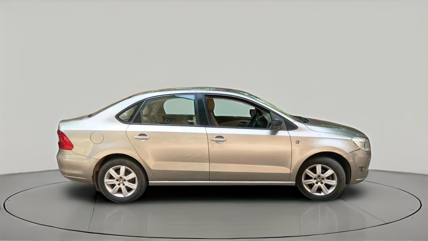 2014 Skoda Rapid AMBITION 1.6 MPI MT, CNG, Manual, 53,942 km, exterior