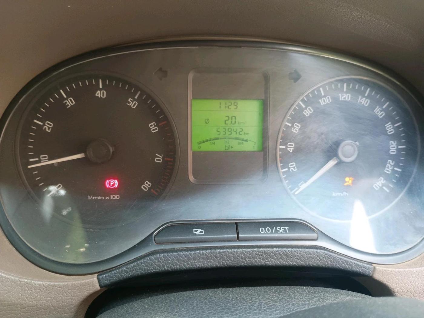 2014 Skoda Rapid AMBITION 1.6 MPI MT, CNG, Manual, 53,942 km, interior
