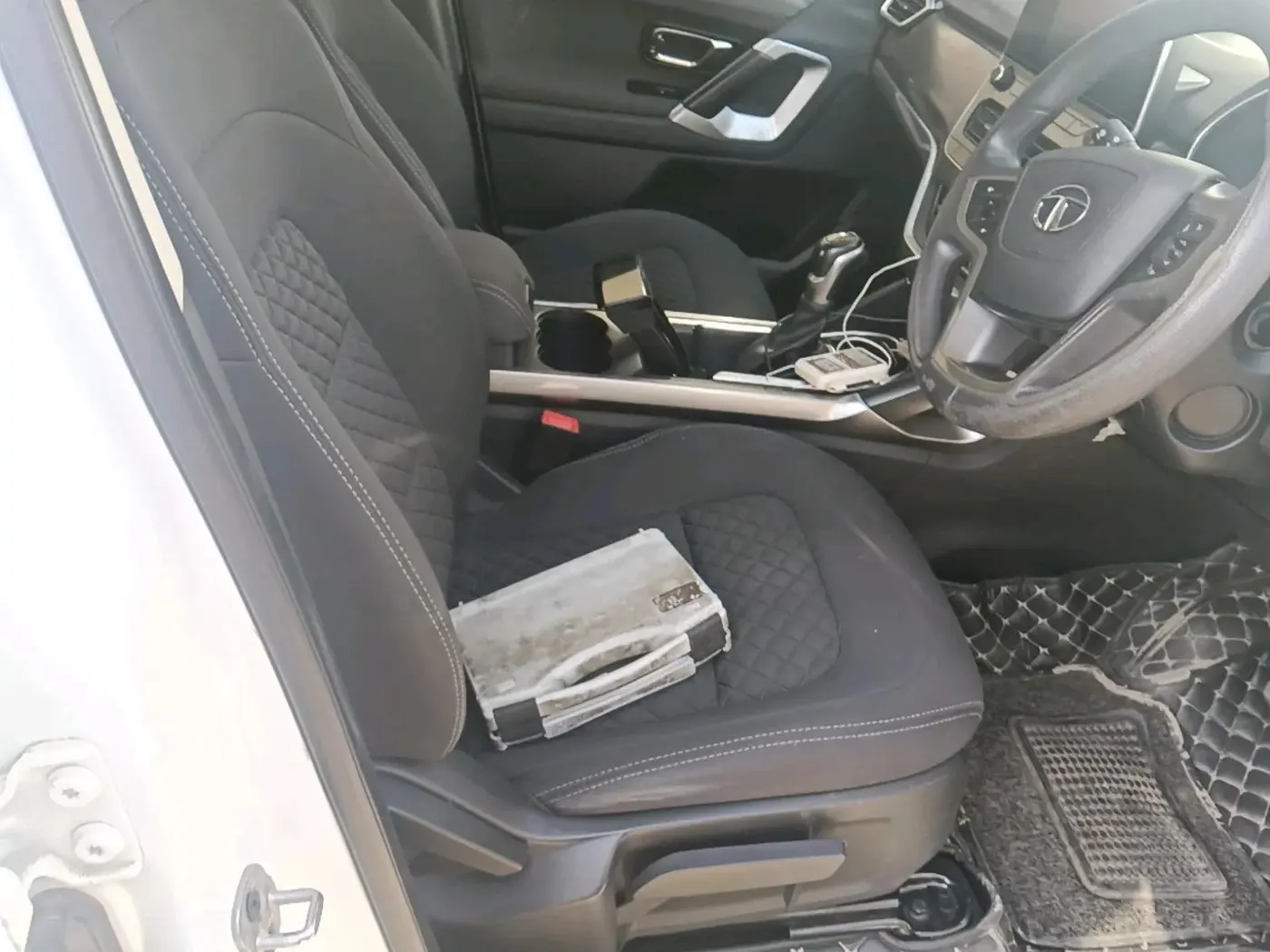 2022 Tata Harrier XTA 2.0L KRYOTEC PLUS, Diesel, Automatic, 52,760 km, interior