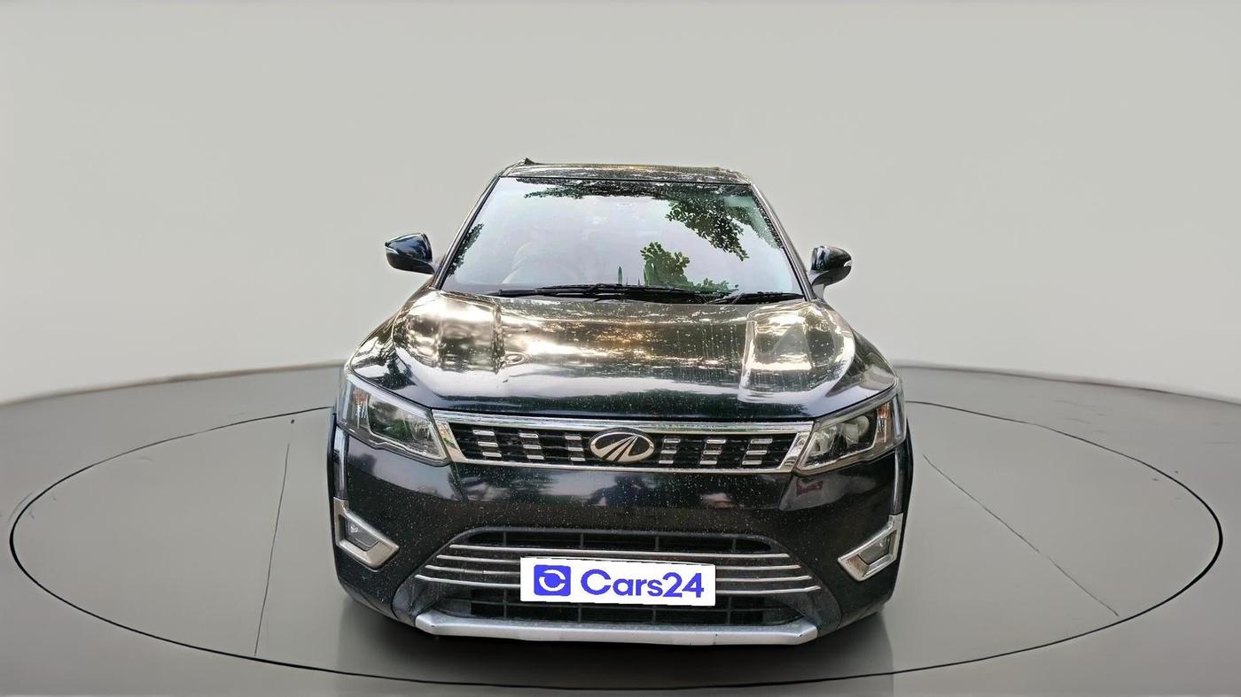 2021 Mahindra XUV300 W8 (O) 1.5 DIESEL, Diesel, Manual, 1,03,334 km, exterior