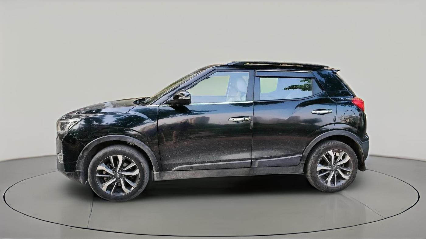 2021 Mahindra XUV300 W8 (O) 1.5 DIESEL, Diesel, Manual, 1,03,334 km, exterior