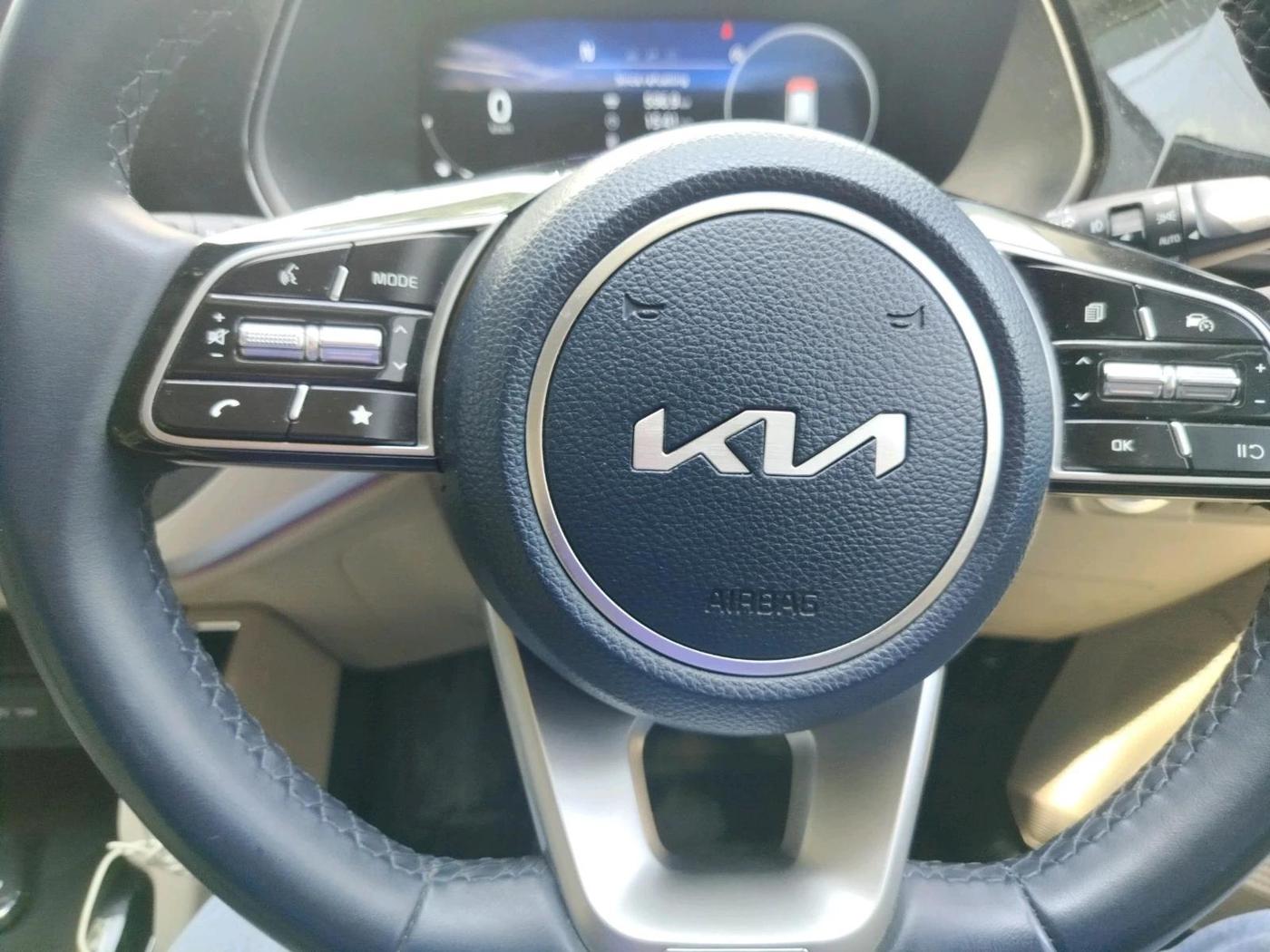 2024 KIA CARENS LUXURY PLUS IMT 1.5 DIESEL IMT, Diesel, Manual, 61,961 km, interior
