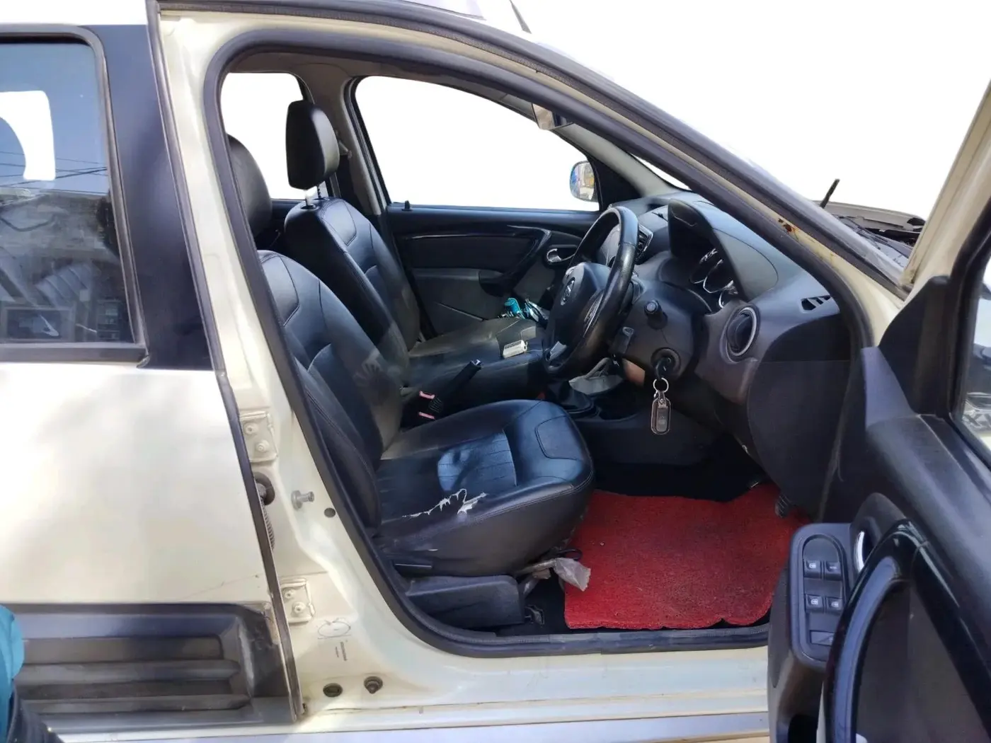 2017 Nissan Terrano XV D THP PREMIUM 110 PS, Diesel, Manual, 95,321 km, interior