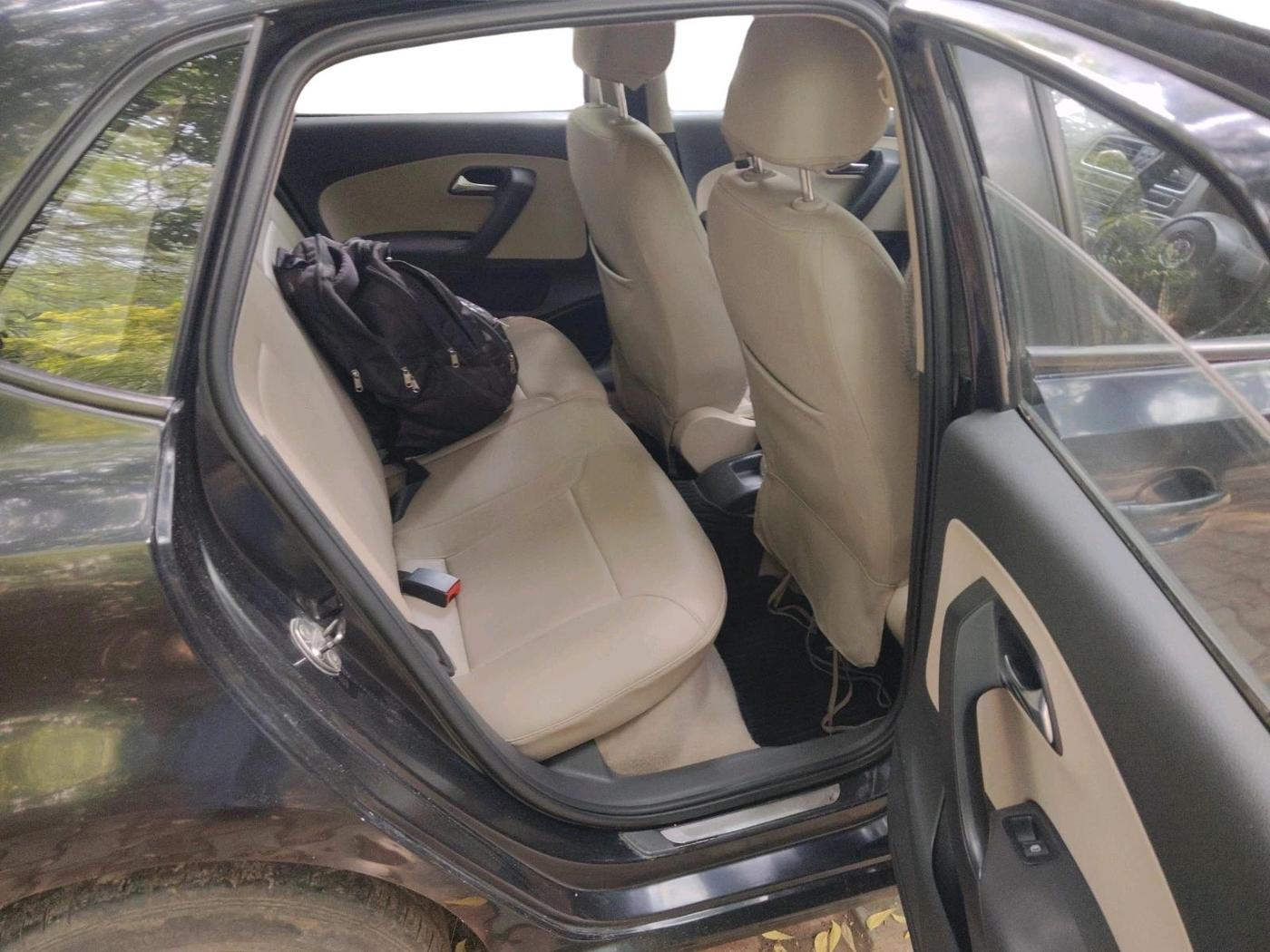 2011 Volkswagen Polo COMFORTLINE 1.2L PETROL, Petrol, Manual, 1,34,509 km, interior