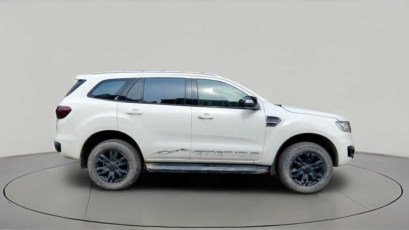 2016 Ford Endeavour TREND 2.2 4X2 AT, Diesel, Automatic, 2,02,340 km, exterior