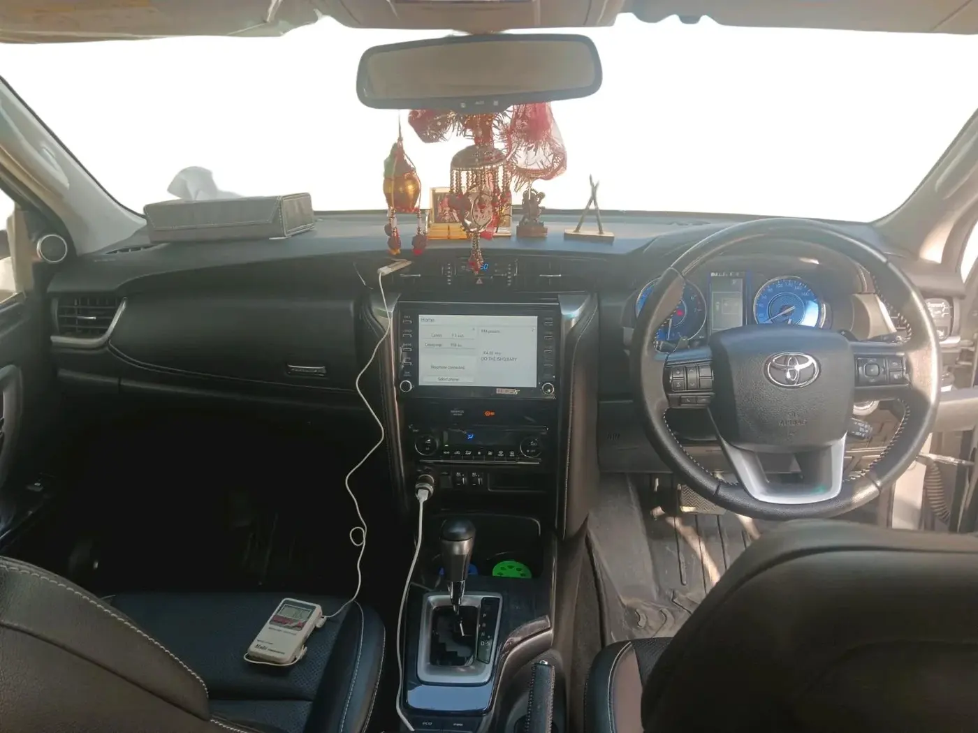 2022 Toyota Fortuner 4X2 AT 2.7 PETROL, Petrol, Automatic, 74,000 km, interior
