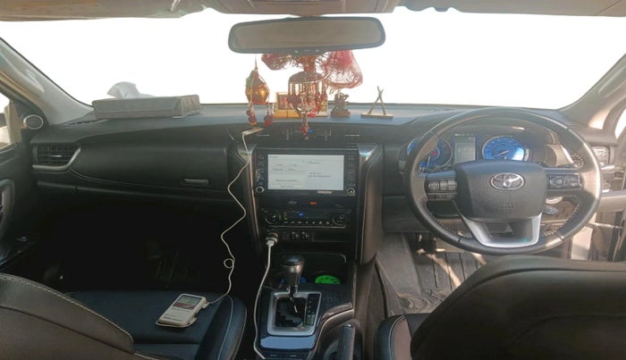 2022 Toyota Fortuner 4X2 AT 2.7 PETROL, Petrol, Automatic, 73,562 km, interior