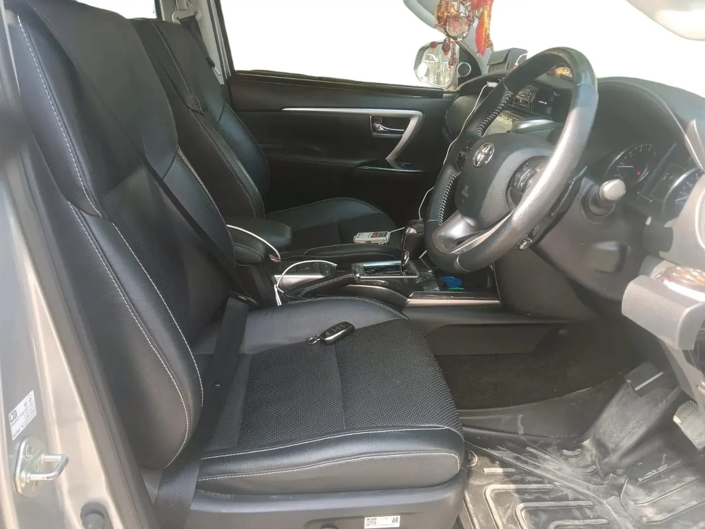 2022 Toyota Fortuner 4X2 AT 2.7 PETROL, Petrol, Automatic, 74,000 km, interior