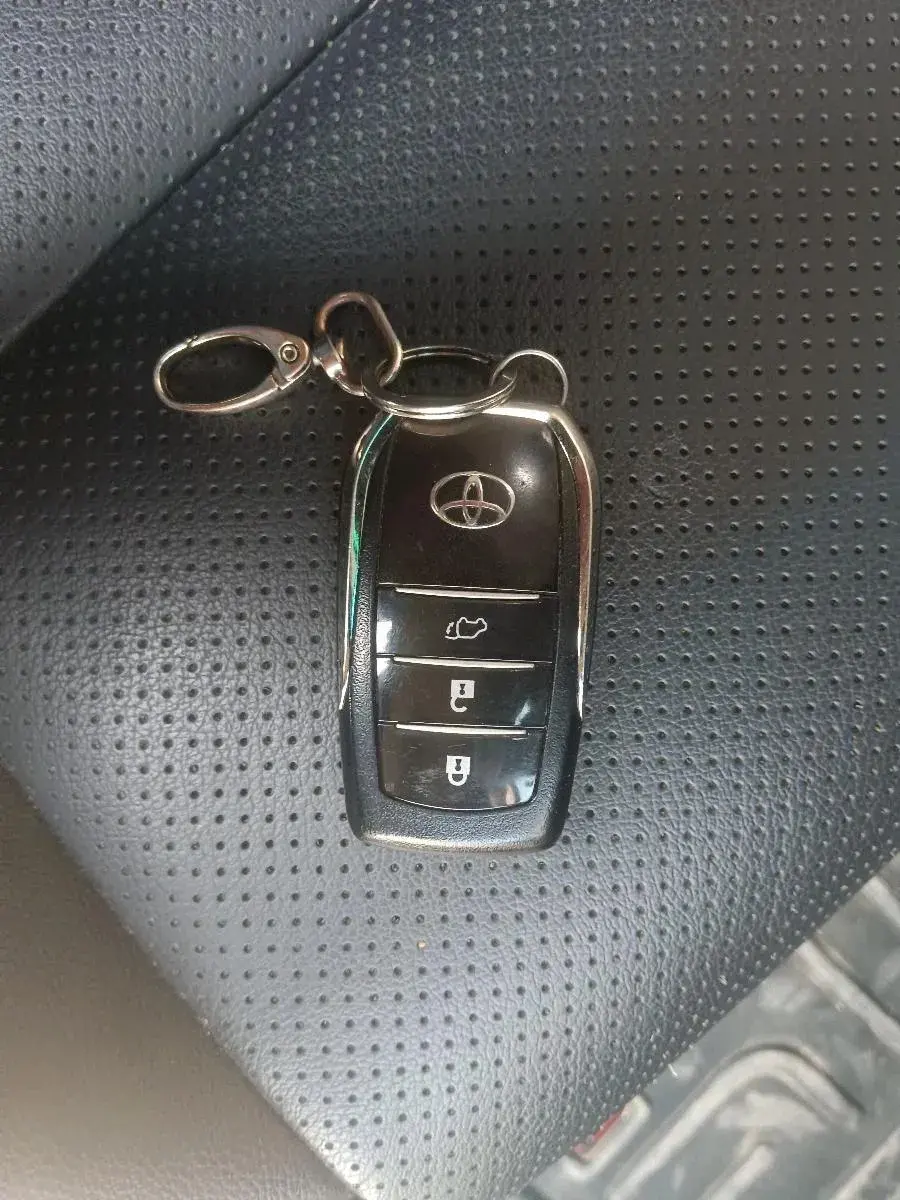 2022 Toyota Fortuner 4X2 AT 2.7 PETROL, Petrol, Automatic, 74,000 km, interior