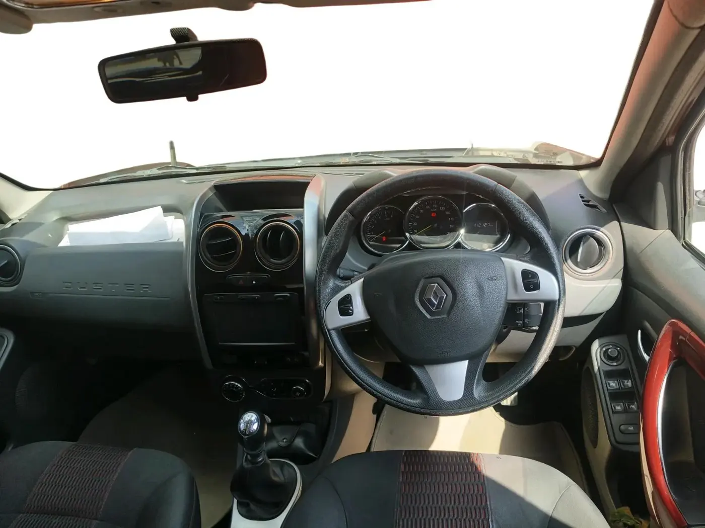 2016 Renault Duster 110 PS RXZ 4X4 MT DIESEL, Diesel, Manual, 1,12,127 km, interior