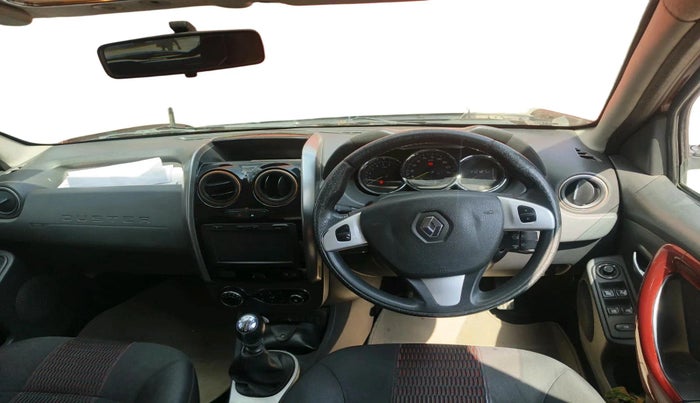 2016 Renault Duster 110 PS RXZ 4X4 MT DIESEL, Diesel, Manual, 1,12,127 km, interior