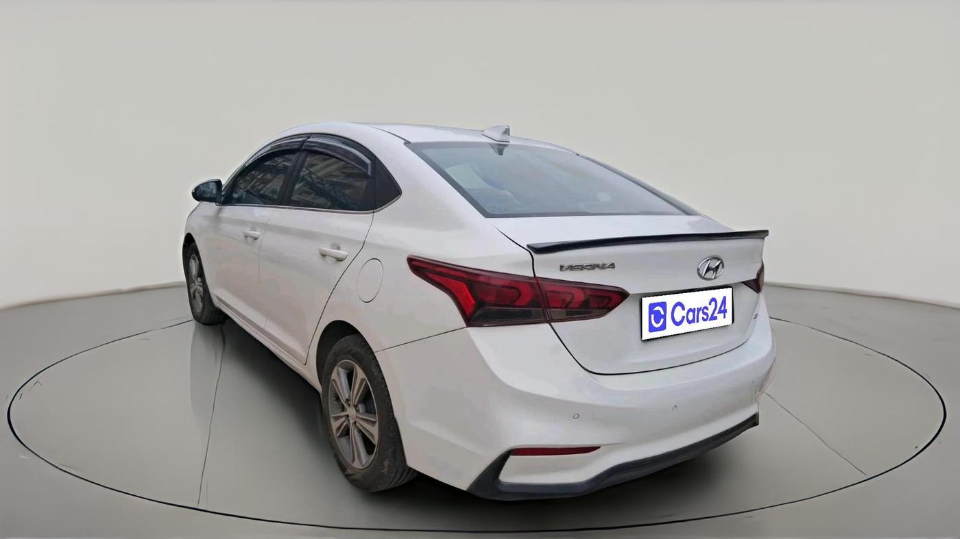 2017 Hyundai Verna 1.6 VTVT SX, Petrol, Manual, 52,136 km, exterior