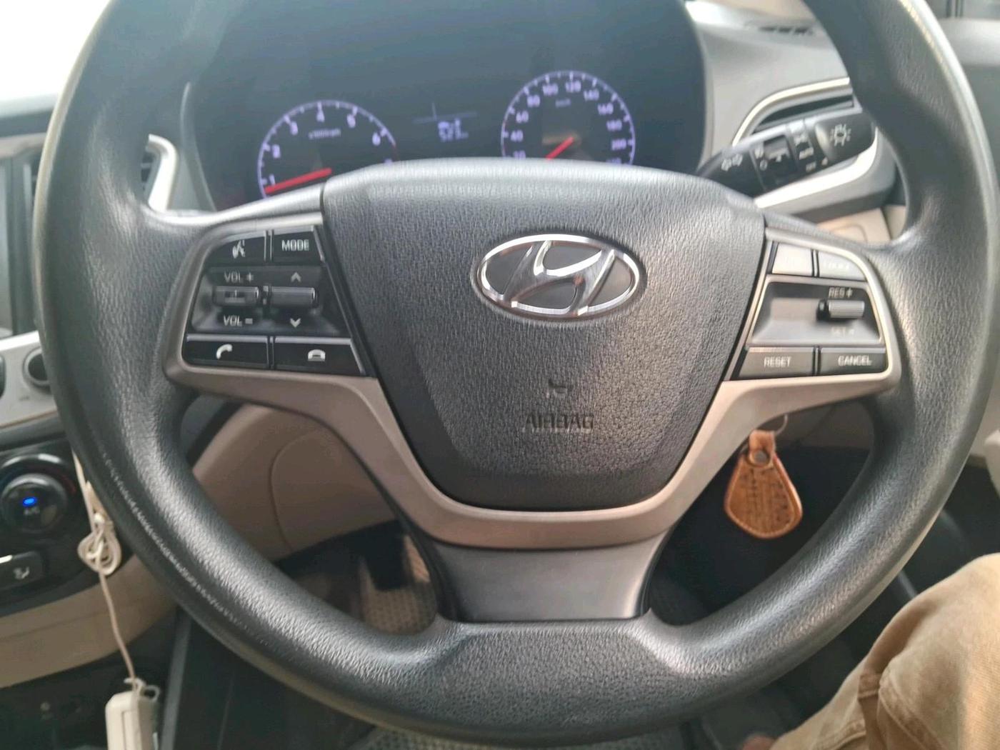 2017 Hyundai Verna 1.6 VTVT SX, Petrol, Manual, 52,136 km, interior