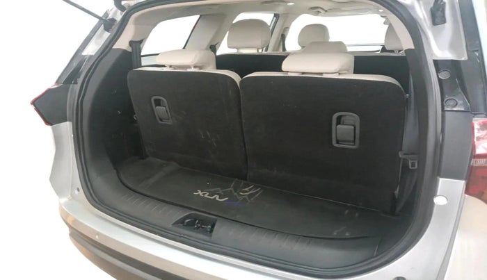 2023 Mahindra XUV700 AX 7 LUXURY P AT 7 STR, Petrol, Automatic, 17,594 km, exterior