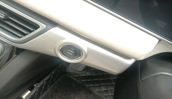 2023 Mahindra XUV700 AX 7 LUXURY P AT 7 STR, Petrol, Automatic, 17,594 km, interior