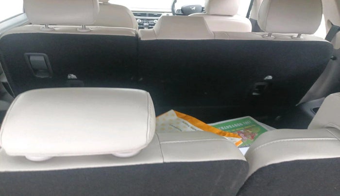 2023 Mahindra XUV700 AX 7 LUXURY P AT 7 STR, Petrol, Automatic, 17,594 km, interior