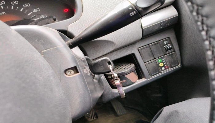 2012 Maruti Wagon R 1.0 LXI CNG, CNG, Manual, 1,51,932 km, interior