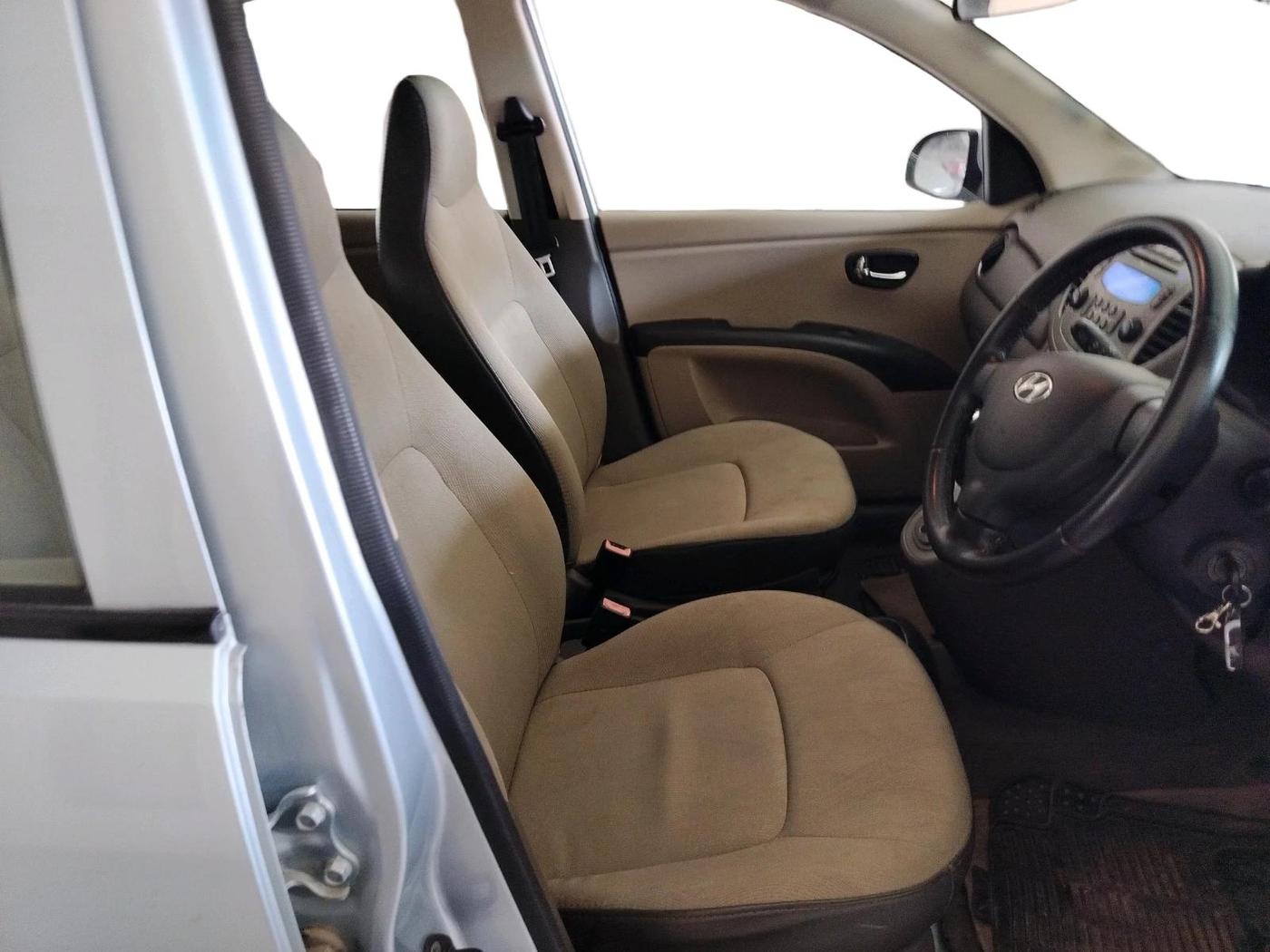 2011 Hyundai i10 SPORTZ 1.2 AT, Petrol, Automatic, 50,706 km, interior