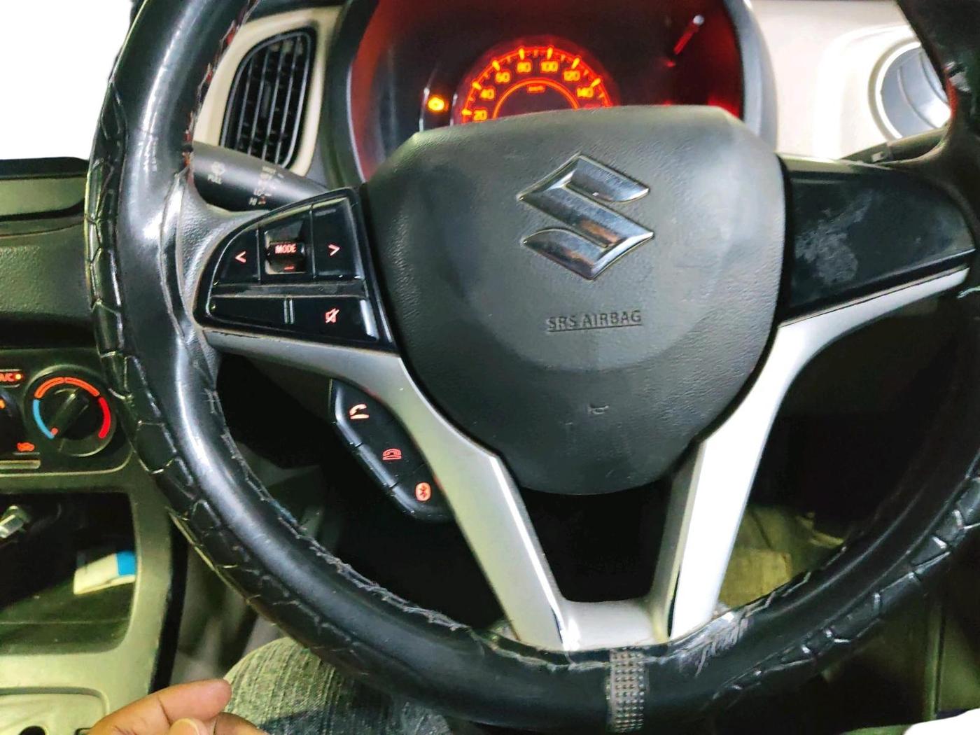 2019 Maruti New Wagon-R VXI 1.2 AMT, CNG, Automatic, 1,10,716 km, interior