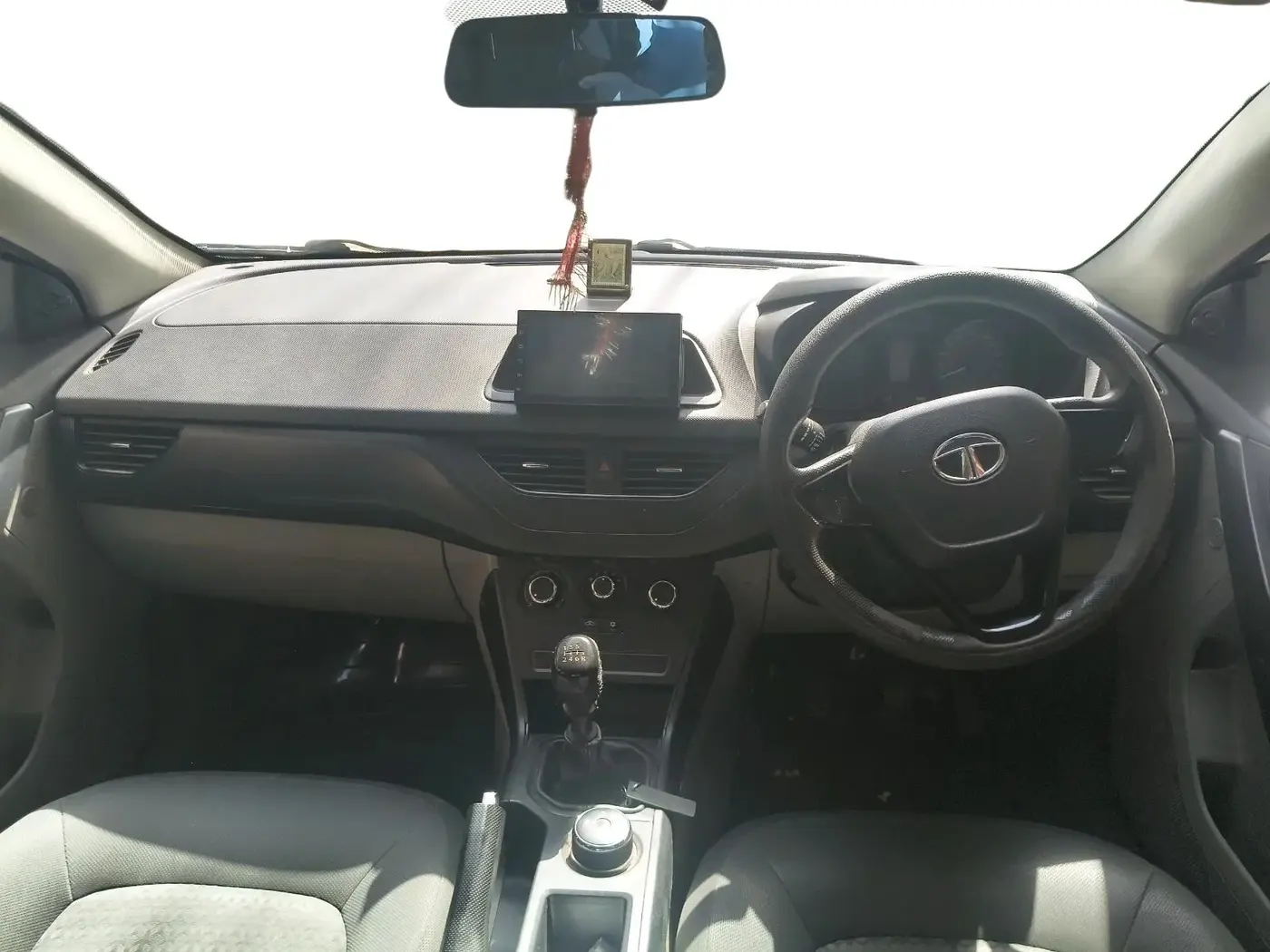 2018 Tata NEXON XE PETROL, Petrol, Manual, 79,629 km, interior