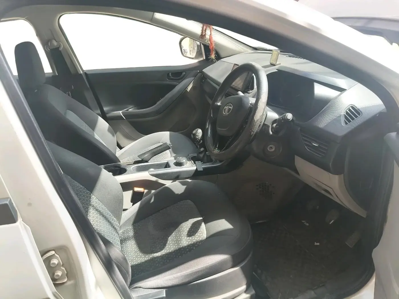 2018 Tata NEXON XE PETROL, Petrol, Manual, 79,629 km, interior
