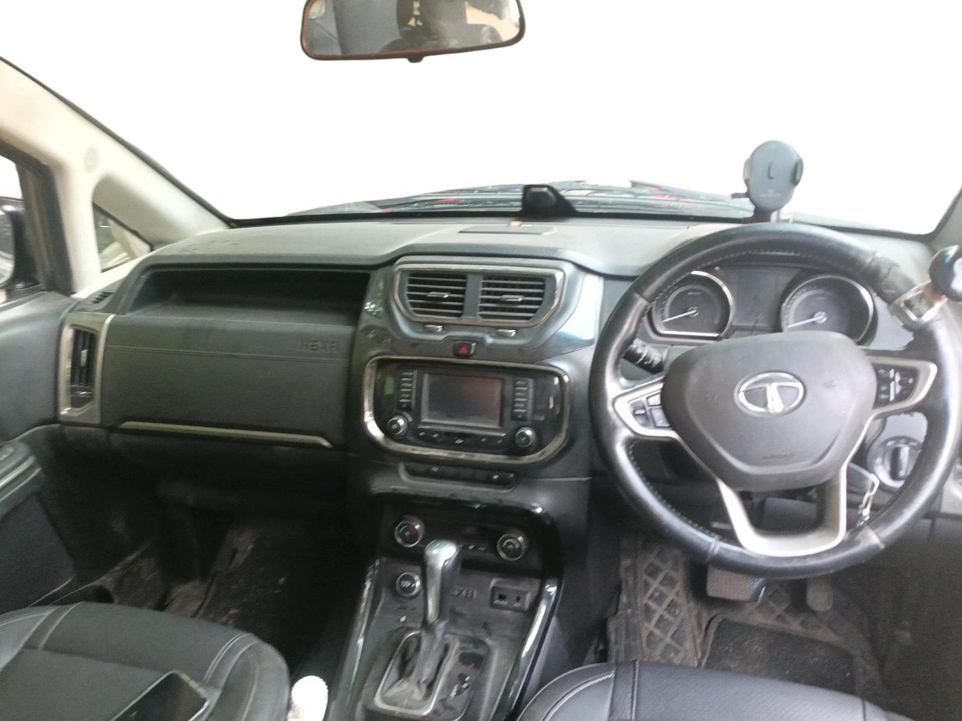 2017 Tata Hexa XTA 4X2 7 STR, Diesel, Automatic, 1,60,462 km, interior