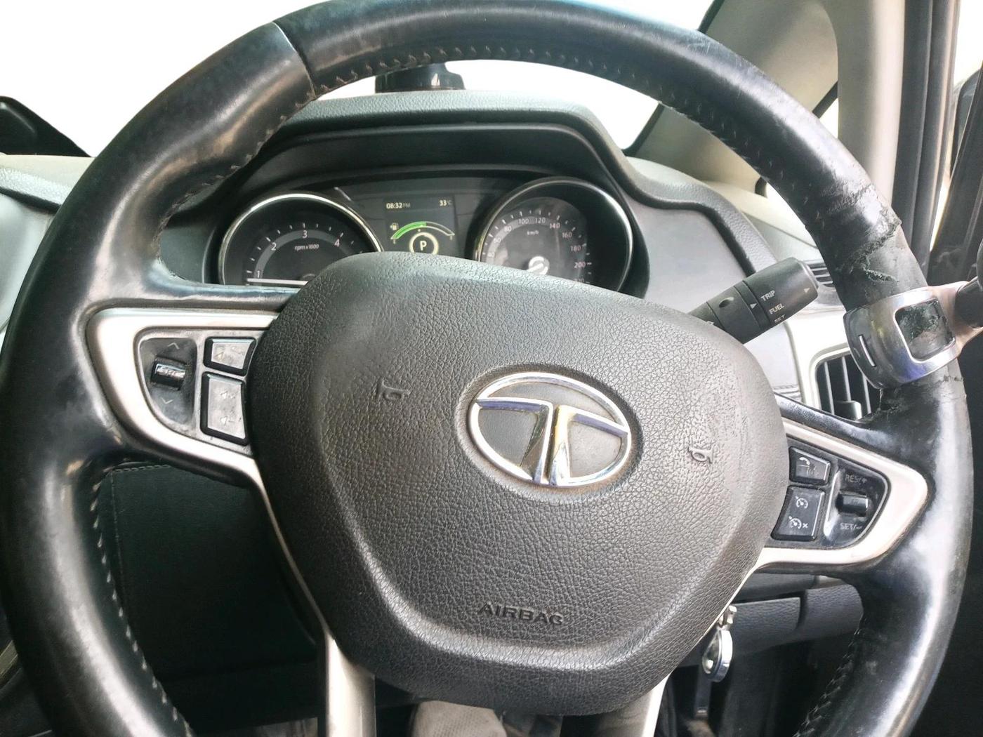 2017 Tata Hexa XTA 4X2 7 STR, Diesel, Automatic, 1,60,462 km, interior