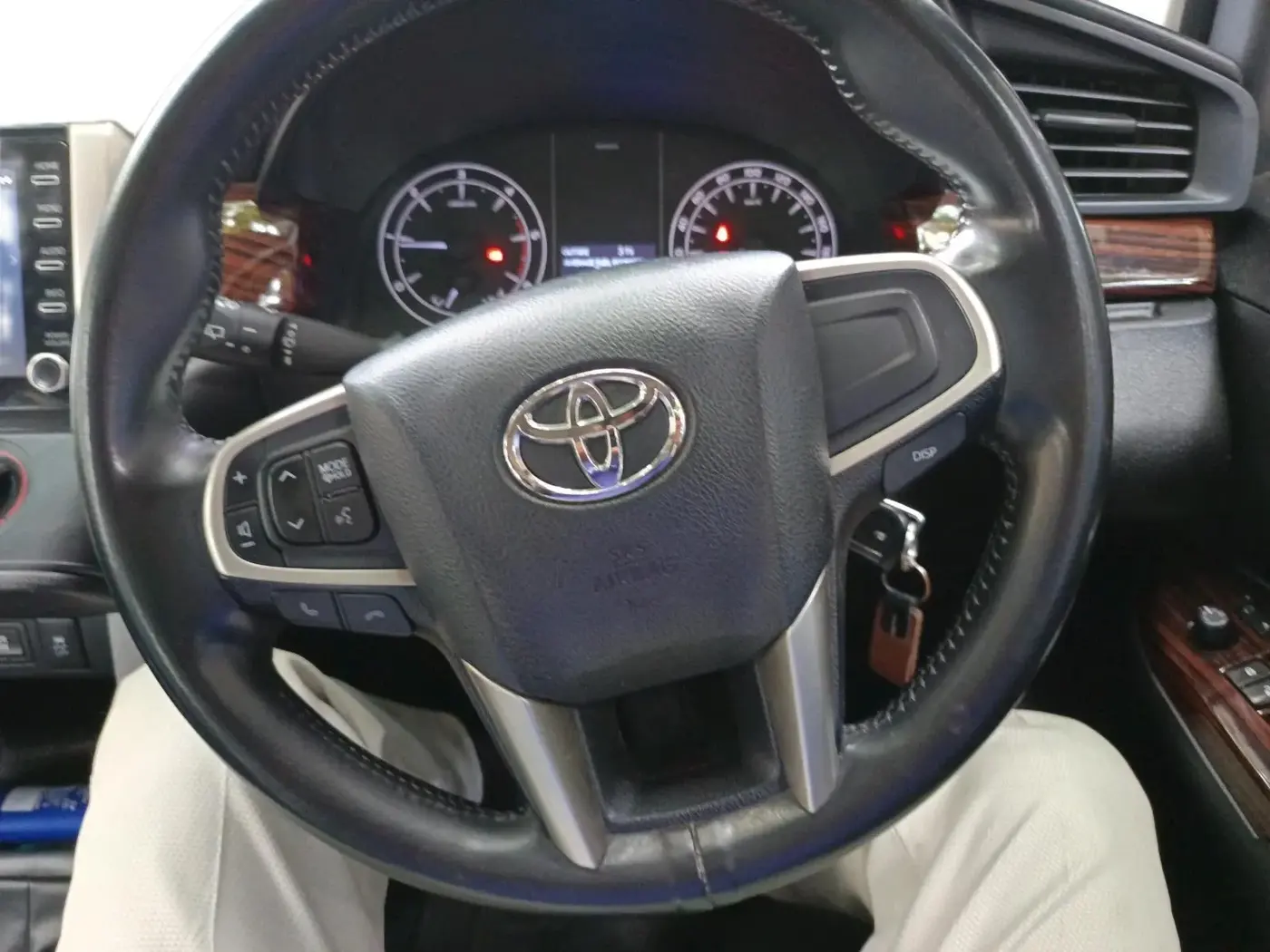 2021 Toyota Innova Crysta 2.4 G 7 STR, Diesel, Manual, 32,011 km, interior
