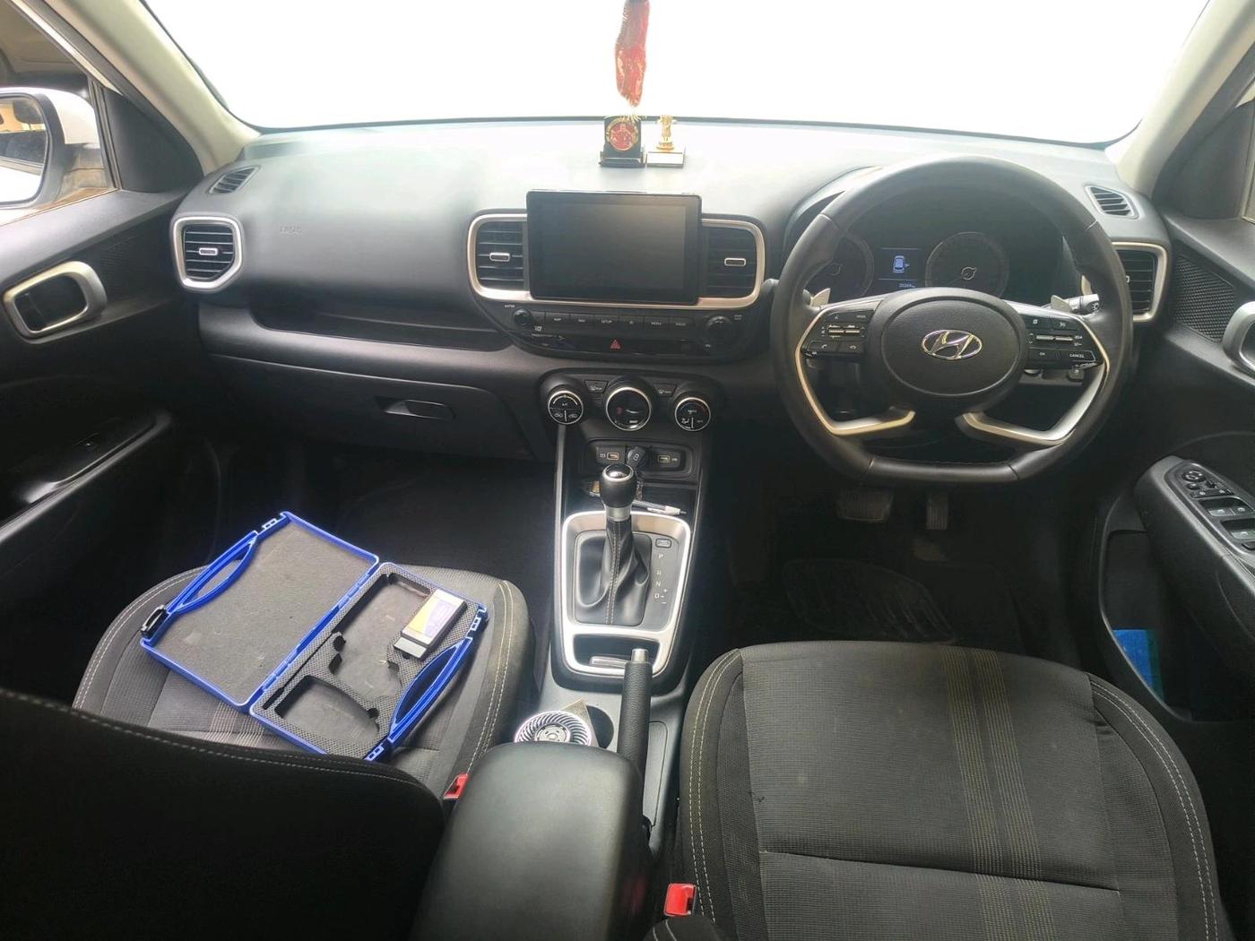 2022 Hyundai VENUE SX PLUS 1.0 TURBO DCT, Petrol, Automatic, 35,370 km, interior