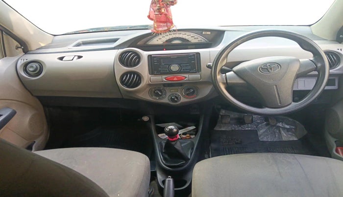 2011 Toyota Etios G, Petrol, Manual, 95,588 km, interior